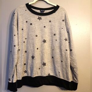 Splendid Gray with Black Stars Star Print Long Sleeve Top